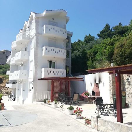 Apartments Malou Baška Voda Zewnętrze zdjęcie