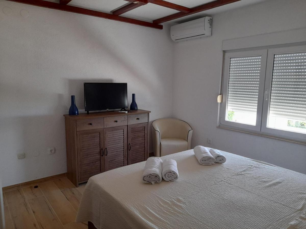 Apartments Malou Baška Voda Pokój zdjęcie