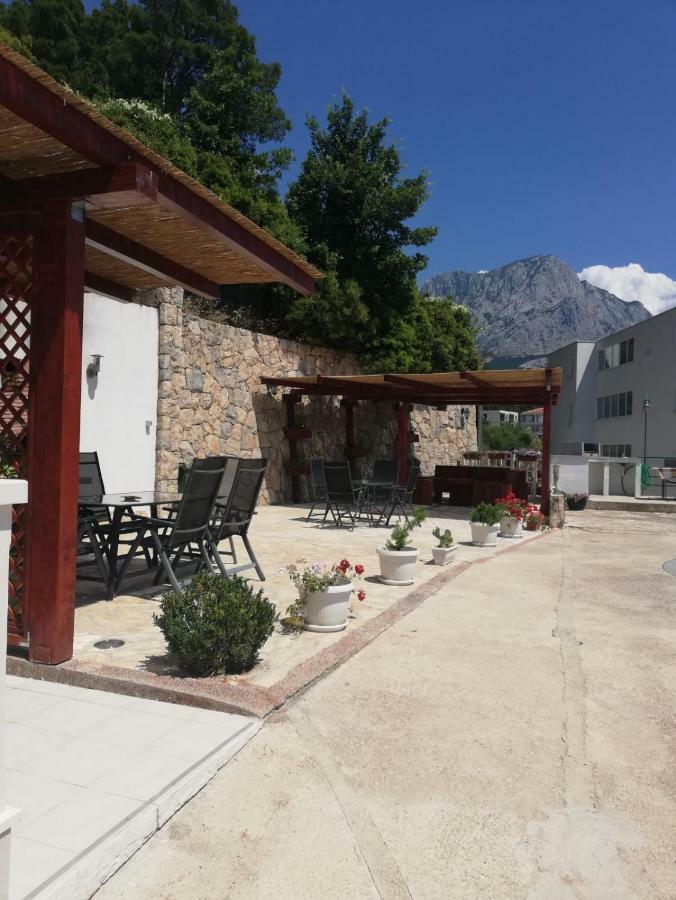 Apartments Malou Baška Voda Zewnętrze zdjęcie